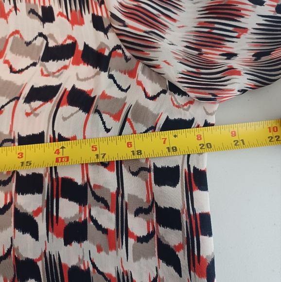 Parker Rita 100% Silk Sz M Bell Sleeve Flowy Abstract Artsy Blouse - Picture 11 of 14